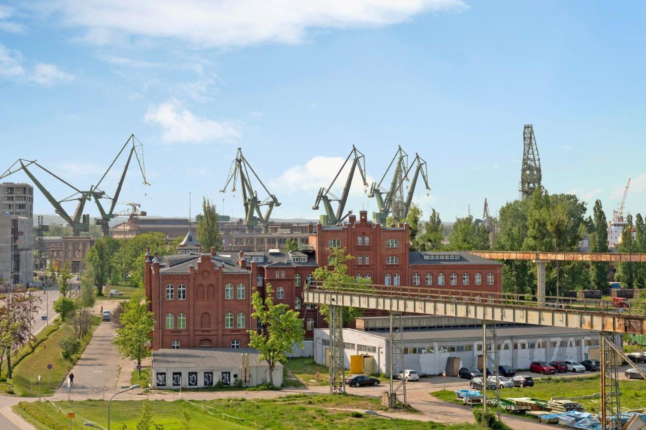 Flatbook - City Center Apartments Doki Living Гданьск Экстерьер фото