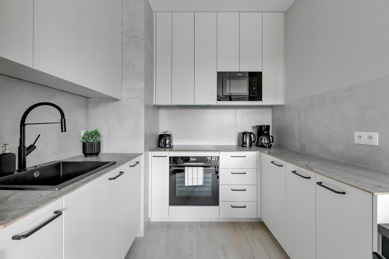 Flatbook - City Center Apartments Doki Living Гданьск Экстерьер фото