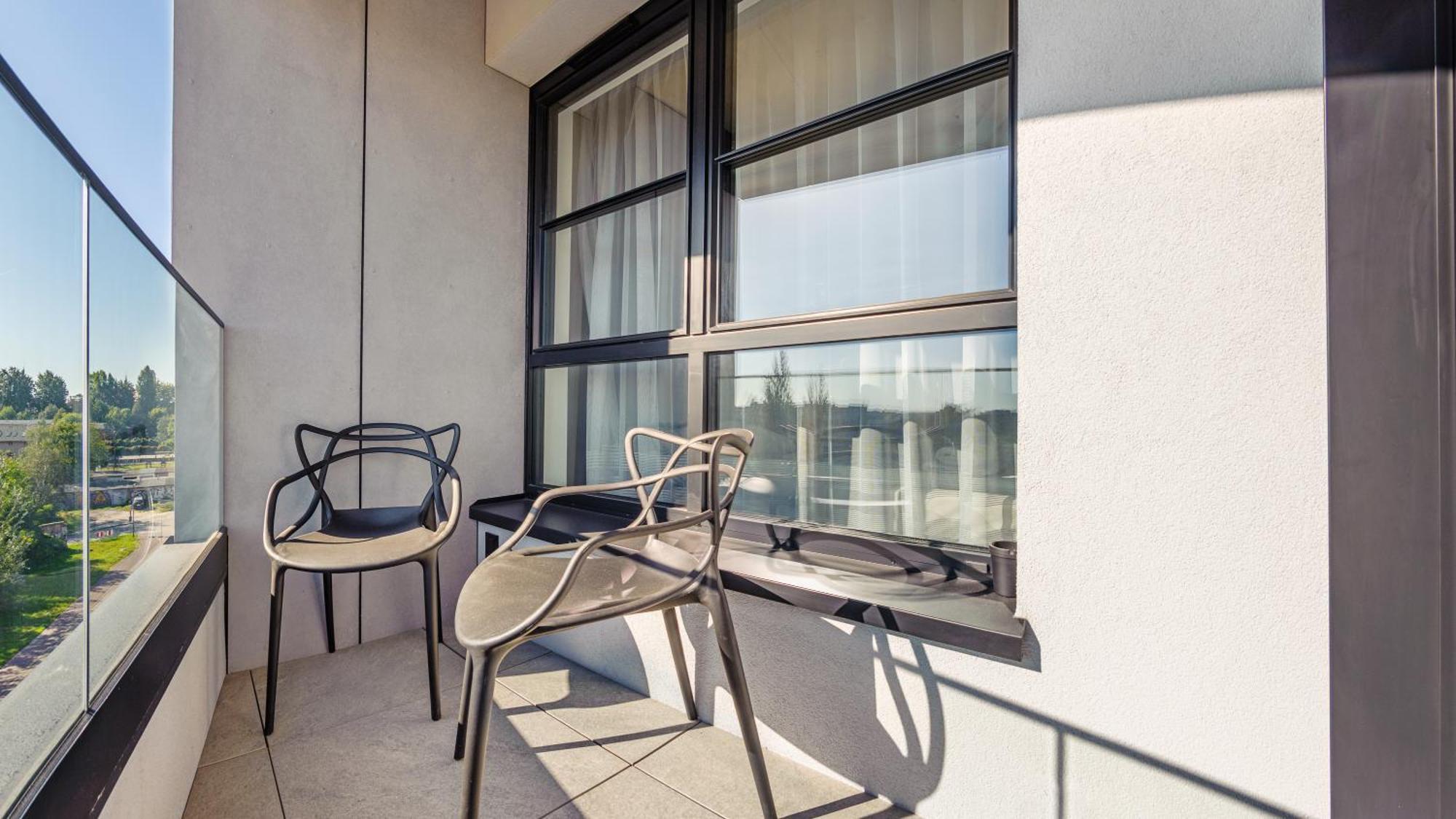Flatbook - City Center Apartments Doki Living Гданьск Экстерьер фото